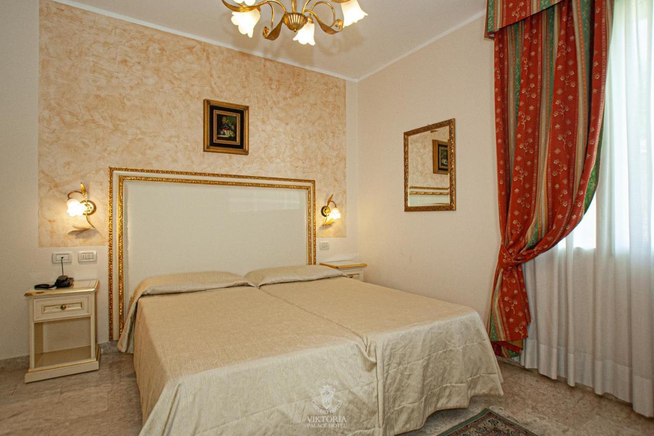 Viktoria Palace Hotel Венеция Лидо Стая снимка