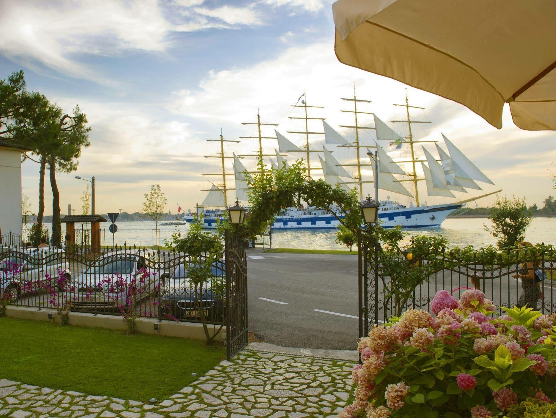 Viktoria Palace Hotel Венеция Лидо Екстериор снимка